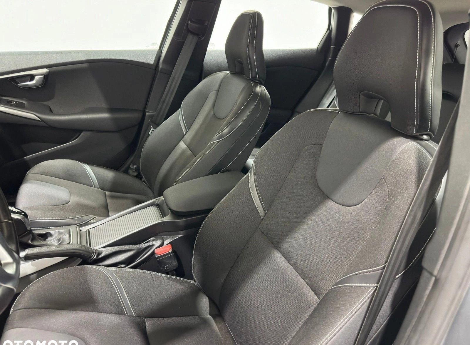 Volvo V40 cena 44900 przebieg: 72588, rok produkcji 2017 z Mrągowo małe 436